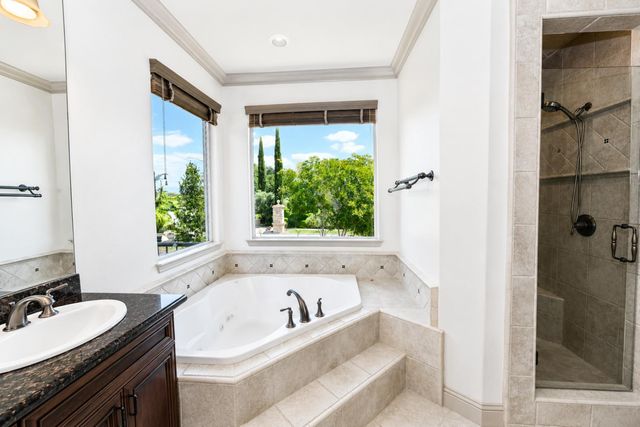 2182 E Carnoustie Avenue, Fresno, CA 93730