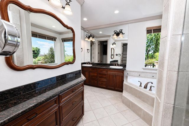 2182 E Carnoustie Avenue, Fresno, CA 93730