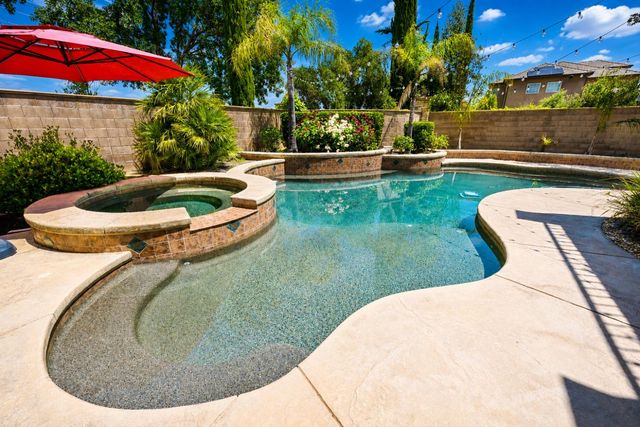 2182 E Carnoustie Avenue, Fresno, CA 93730