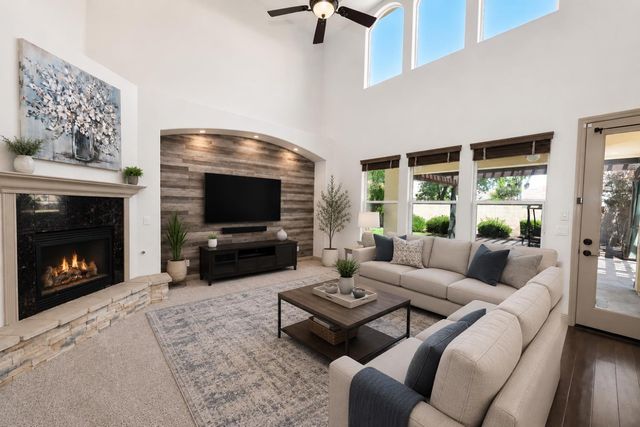 2182 E Carnoustie Avenue, Fresno, CA 93730