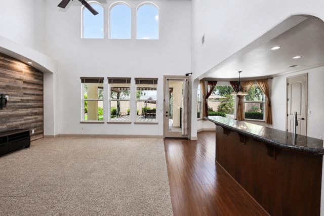 2182 E Carnoustie Avenue, Fresno, CA 93730