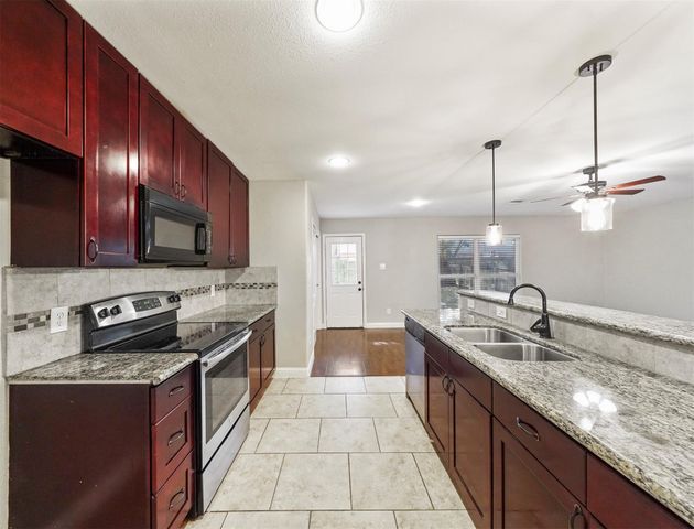 24307 Broken Bow Lane, Hockley, TX 77447