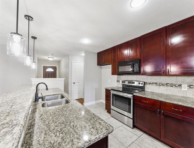 24307 Broken Bow Lane, Hockley, TX 77447