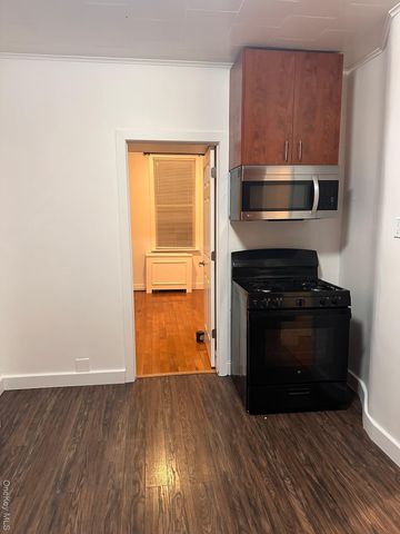 60-34 56th Road 2R, Maspeth, NY 11378