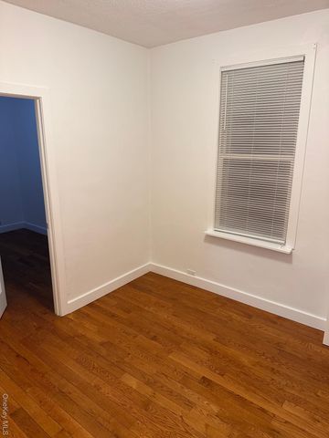 60-34 56th Road 2R, Maspeth, NY 11378