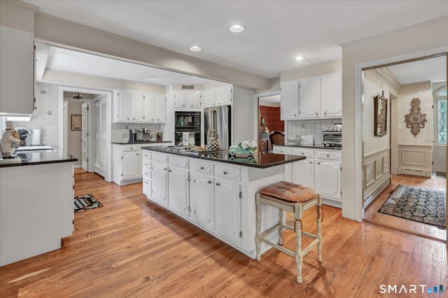 15 Hemlock Hollow Road, Woodbridge, CT 06525