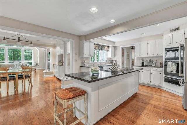 15 Hemlock Hollow Road, Woodbridge, CT 06525