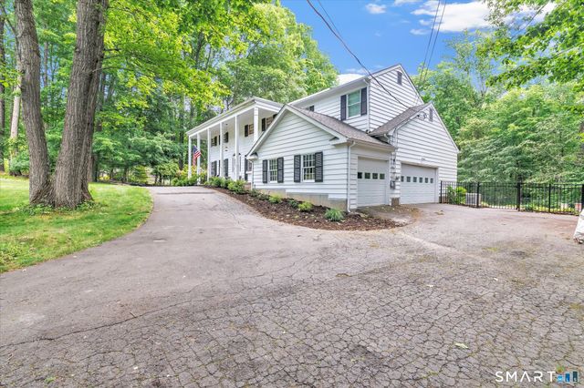 15 Hemlock Hollow Road, Woodbridge, CT 06525
