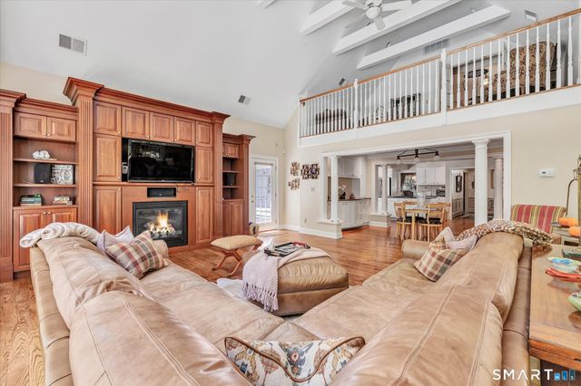 15 Hemlock Hollow Road, Woodbridge, CT 06525