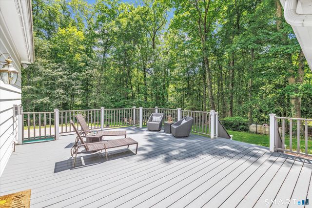 15 Hemlock Hollow Road, Woodbridge, CT 06525