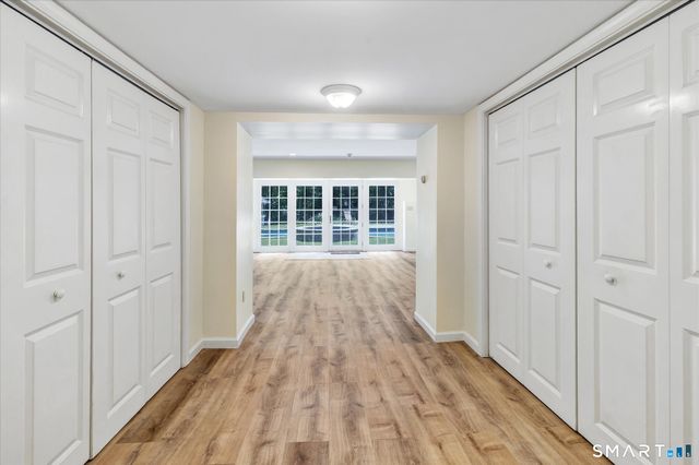 15 Hemlock Hollow Road, Woodbridge, CT 06525
