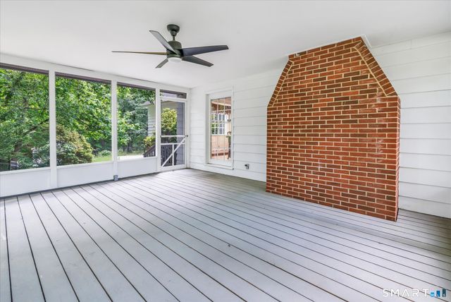 15 Hemlock Hollow Road, Woodbridge, CT 06525
