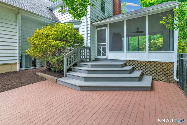 15 Hemlock Hollow Road, Woodbridge, CT 06525