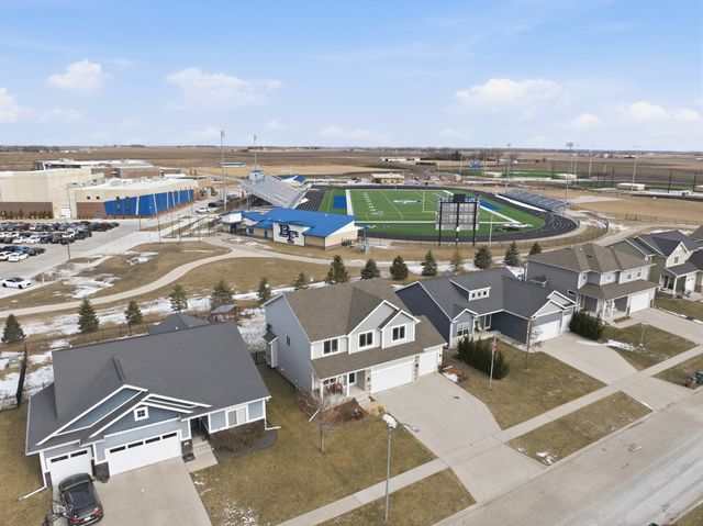 208 Aspen Drive NE, Bondurant, IA 50035