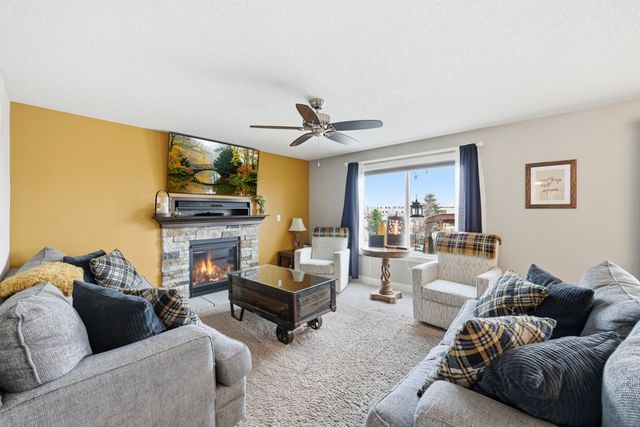 208 Aspen Drive NE, Bondurant, IA 50035