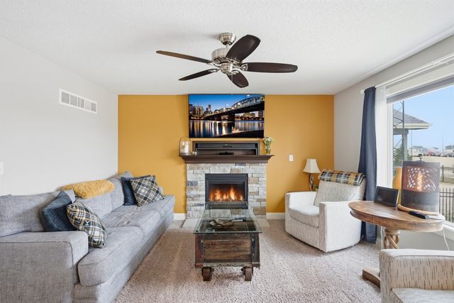 208 Aspen Drive NE, Bondurant, IA 50035