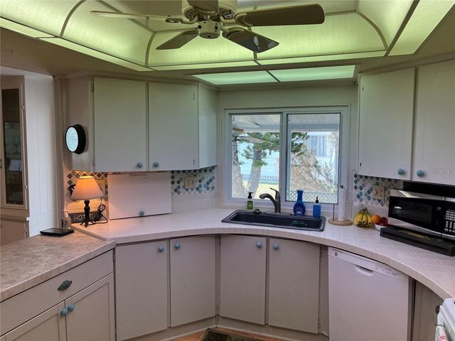 919 CORTINA BOULEVARD, Venice, FL 34285