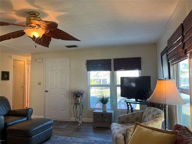 919 CORTINA BOULEVARD, Venice, FL 34285