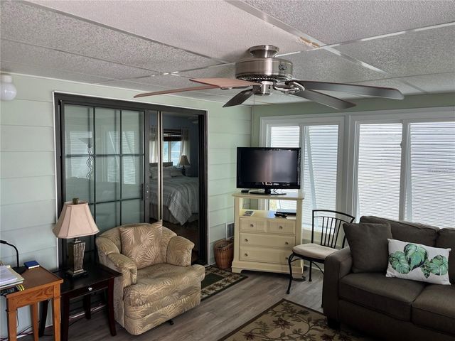 919 CORTINA BOULEVARD, Venice, FL 34285