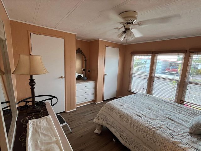 919 CORTINA BOULEVARD, Venice, FL 34285