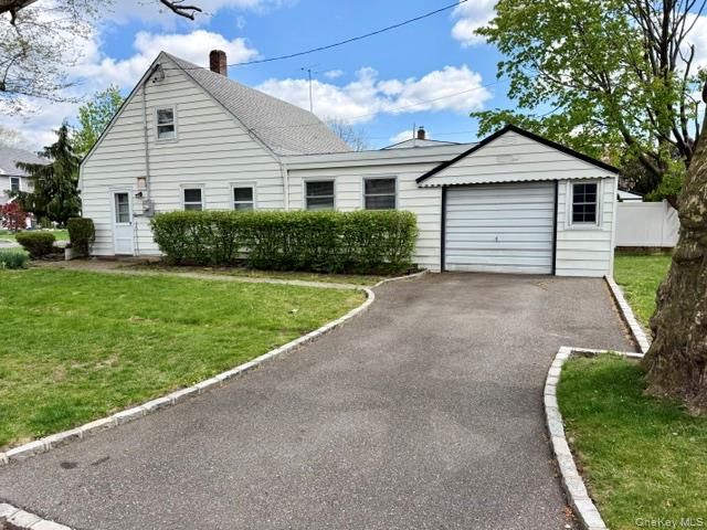 256 Curtis Avenue, Carle Place, NY 11514