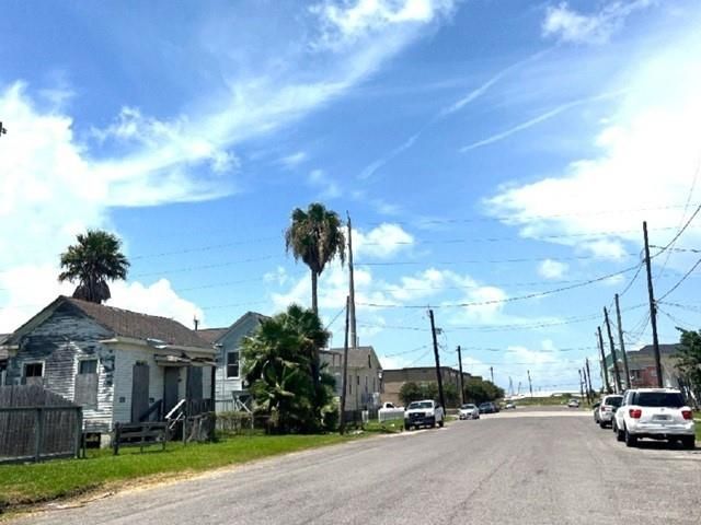 709 38th Street, Galveston, TX 77550