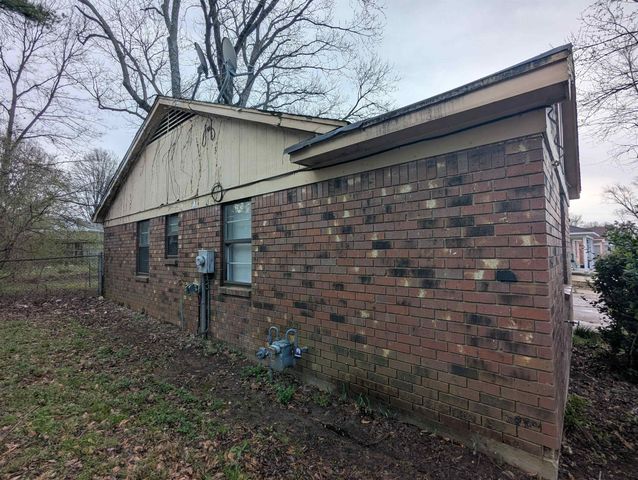 5096 BELFAST DR, Memphis, TN 38127