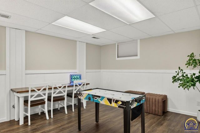 1608 NW 50th St, Topeka, KS 66618
