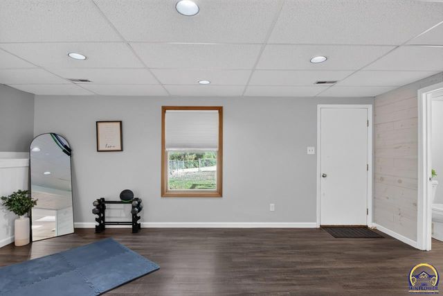 1608 NW 50th St, Topeka, KS 66618