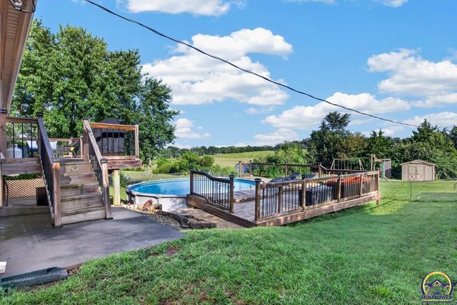 1608 NW 50th St, Topeka, KS 66618