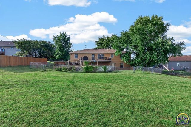 1608 NW 50th St, Topeka, KS 66618