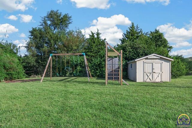 1608 NW 50th St, Topeka, KS 66618
