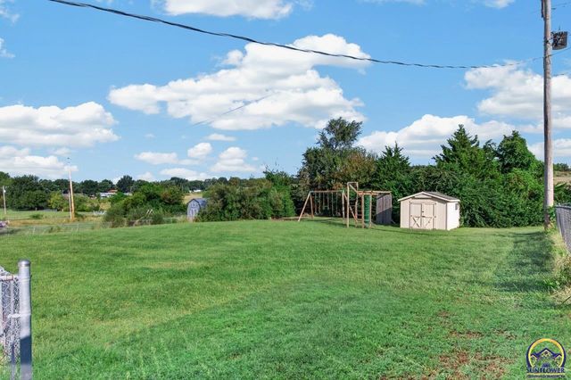 1608 NW 50th St, Topeka, KS 66618