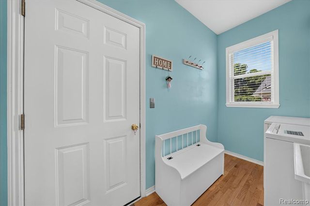 860 Island Lake Drive, Oxford, MI 48371