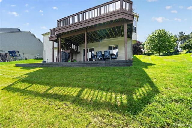 860 Island Lake Drive, Oxford, MI 48371