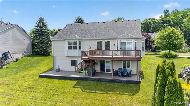 860 Island Lake Drive, Oxford, MI 48371