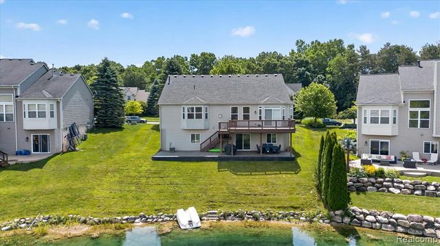 860 Island Lake Drive, Oxford, MI 48371