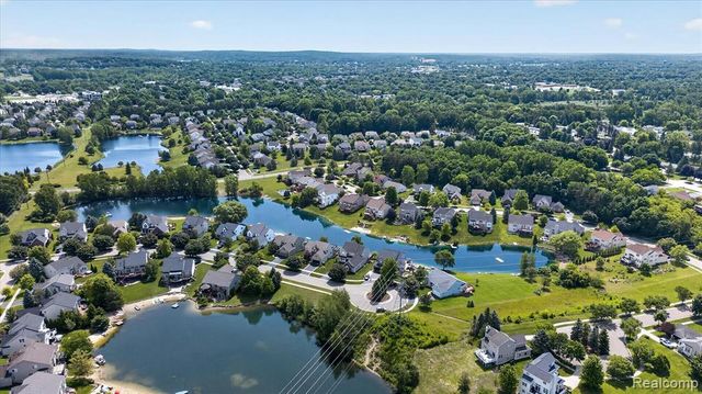 860 Island Lake Drive, Oxford, MI 48371