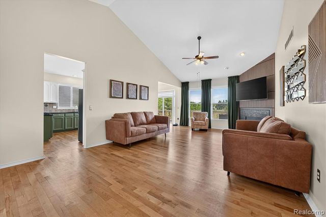 860 Island Lake Drive, Oxford, MI 48371