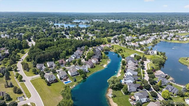 860 Island Lake Drive, Oxford, MI 48371