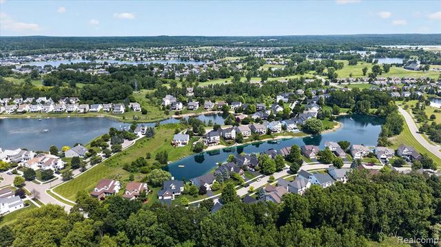 860 Island Lake Drive, Oxford, MI 48371