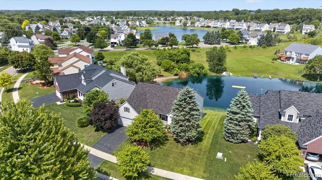 860 Island Lake Drive, Oxford, MI 48371
