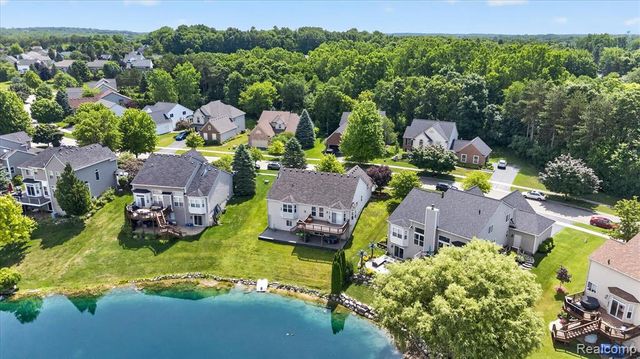860 Island Lake Drive, Oxford, MI 48371