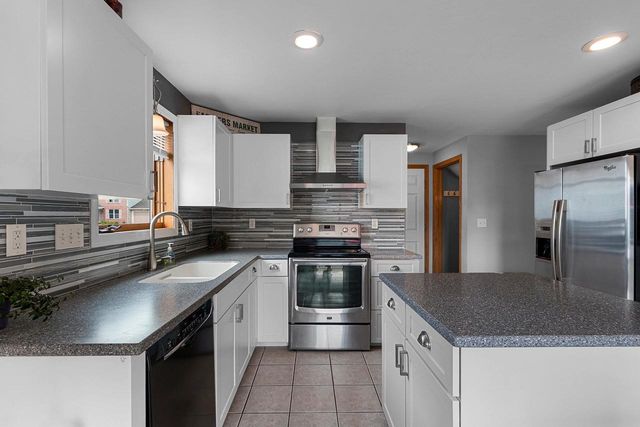 1275 N FRANCO COURT, De Pere, WI 54115
