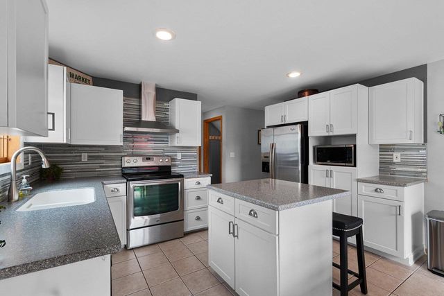 1275 N FRANCO COURT, De Pere, WI 54115