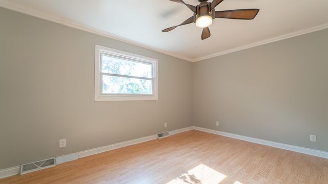 9830 Mckinley Street, Crown Point, IN 46307