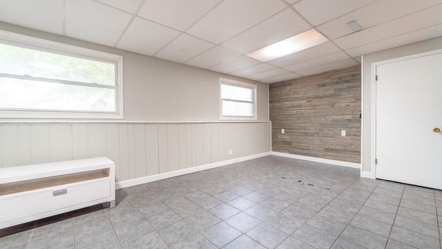 9830 Mckinley Street, Crown Point, IN 46307