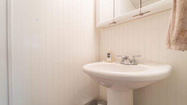 9830 Mckinley Street, Crown Point, IN 46307