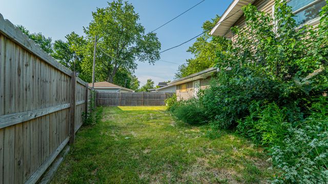 9830 Mckinley Street, Crown Point, IN 46307