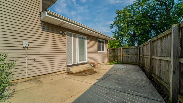 9830 Mckinley Street, Crown Point, IN 46307